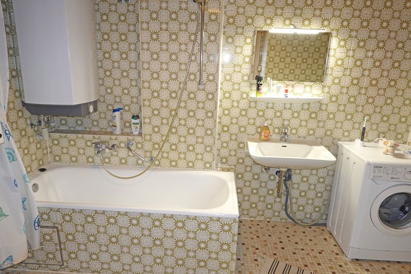 Bad mit Badewanne