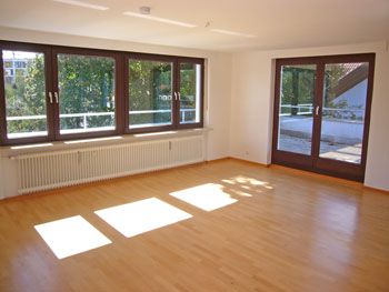 Gauting-lichtdurchlutete Dachterrassen-Penthousewohnung-Wohnzimmer